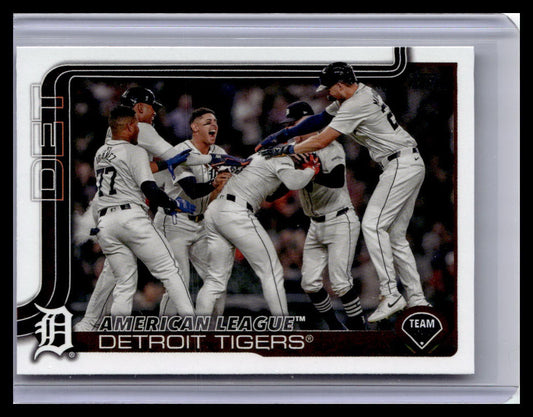 2025 Topps #34 Detroit Tigers