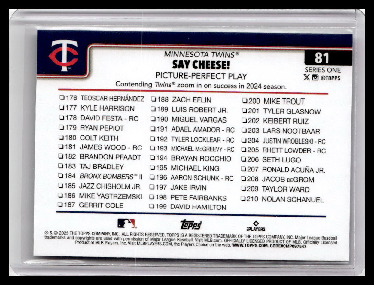 2025 Topps #81 Say Cheese! Picture-Perfect Play