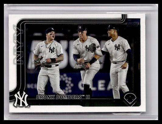 2025 Topps #184 Bronx Bombers II: Yankees Trio Eyes History