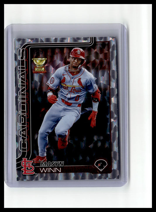 2025 Topps #22 Masyn Winn Silver Crackle Foilboard