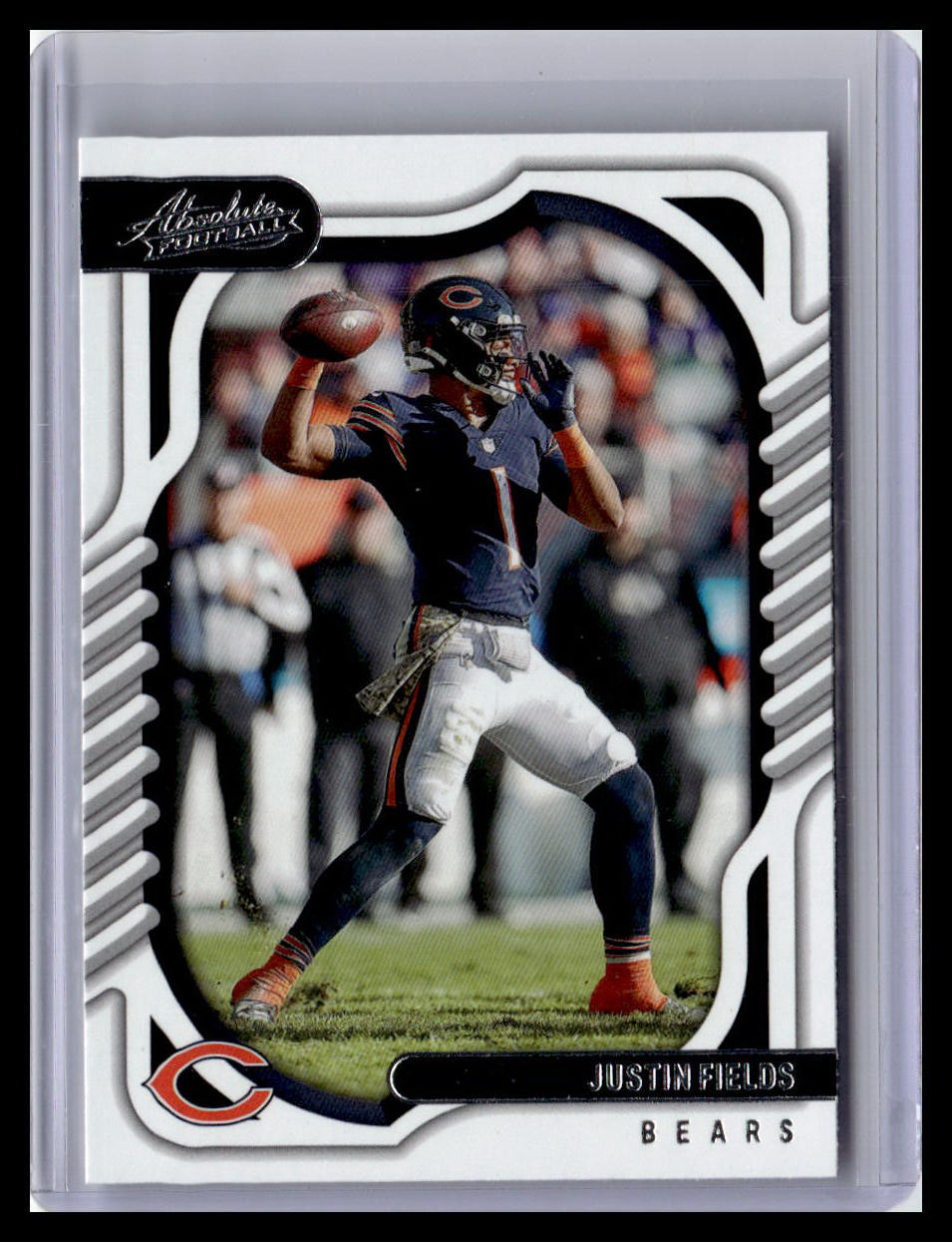 2022 Panini Absolute #15 Justin Fields